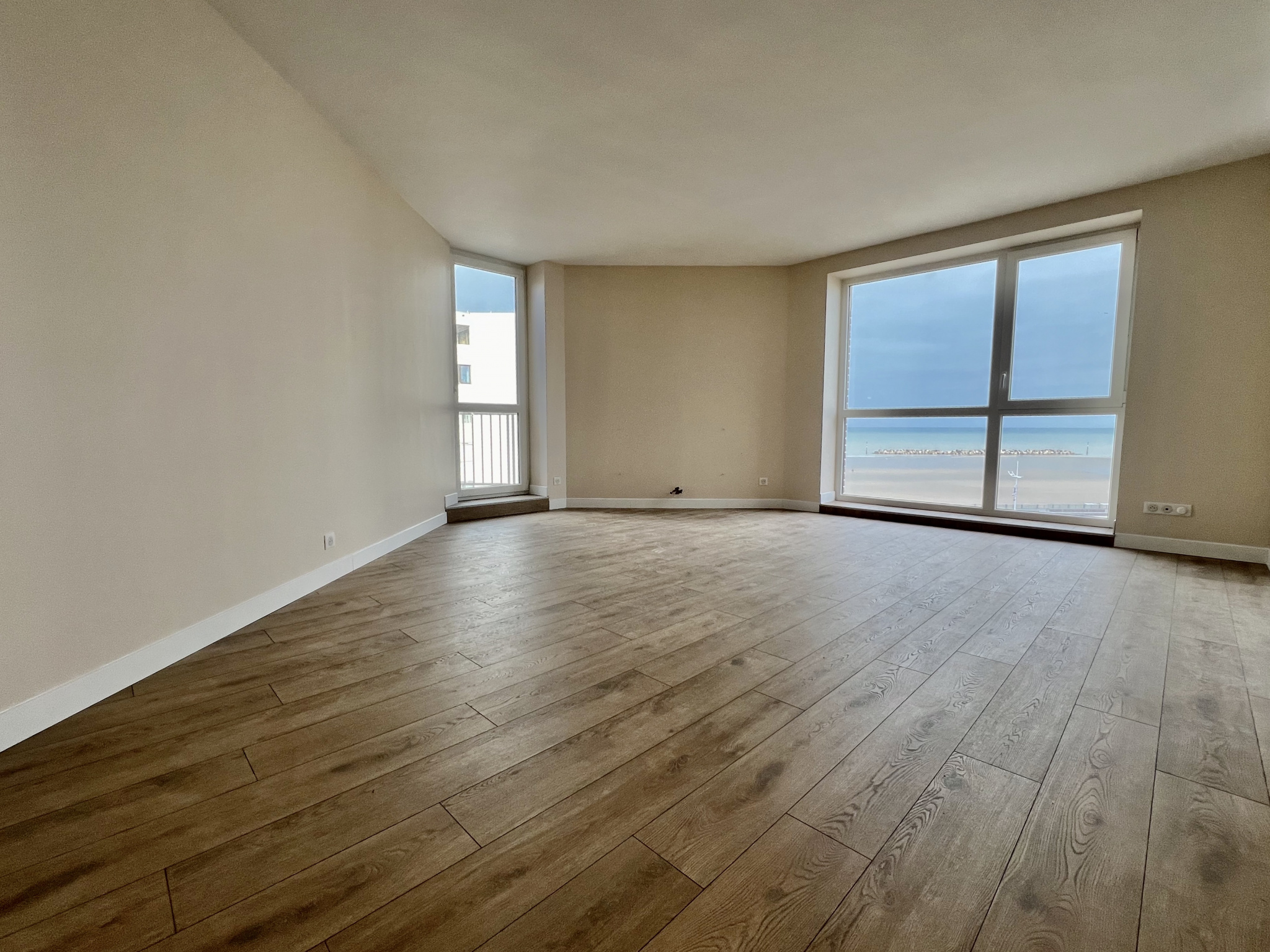 Dernier étage vue mer avec ascenseur et parking Leroy Immobilier